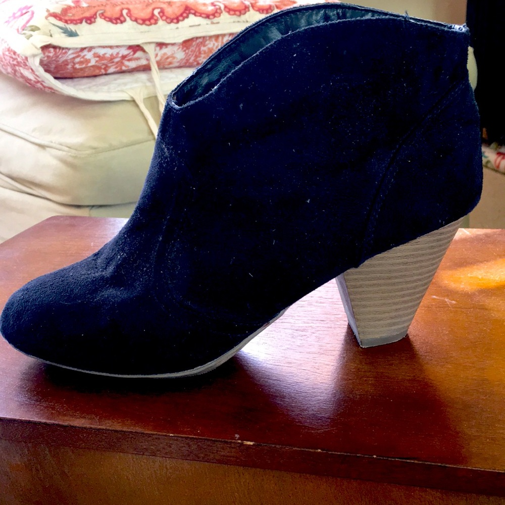 Black bootie
